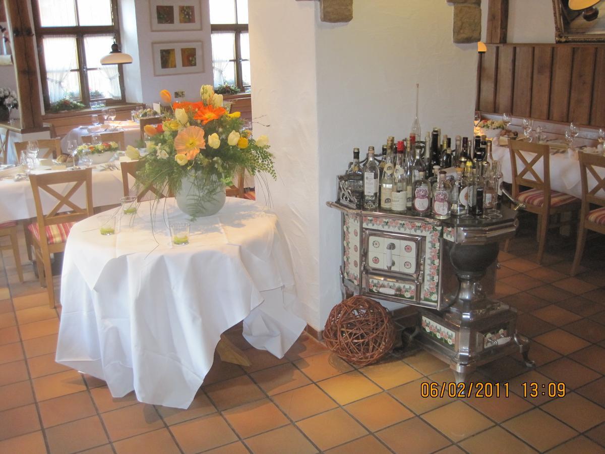 Ellenbergs Restaurant & Hotel Hessheim Exteriör bild