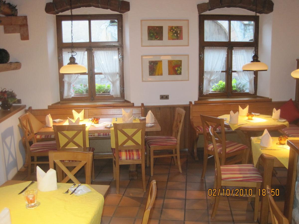 Ellenbergs Restaurant & Hotel Hessheim Exteriör bild
